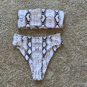 Snakeskin printed bikini (white)